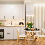 Sky Home- Rose Apartament -Manufaktura, Bezplatny Parking, Klima, Dostep Na Kod