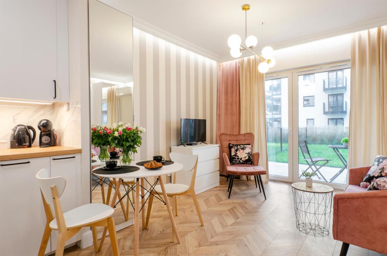 Apartament Sky Home- Rose -manufaktura, Bezplatny Parking, Klima, Dostep Na Kod *