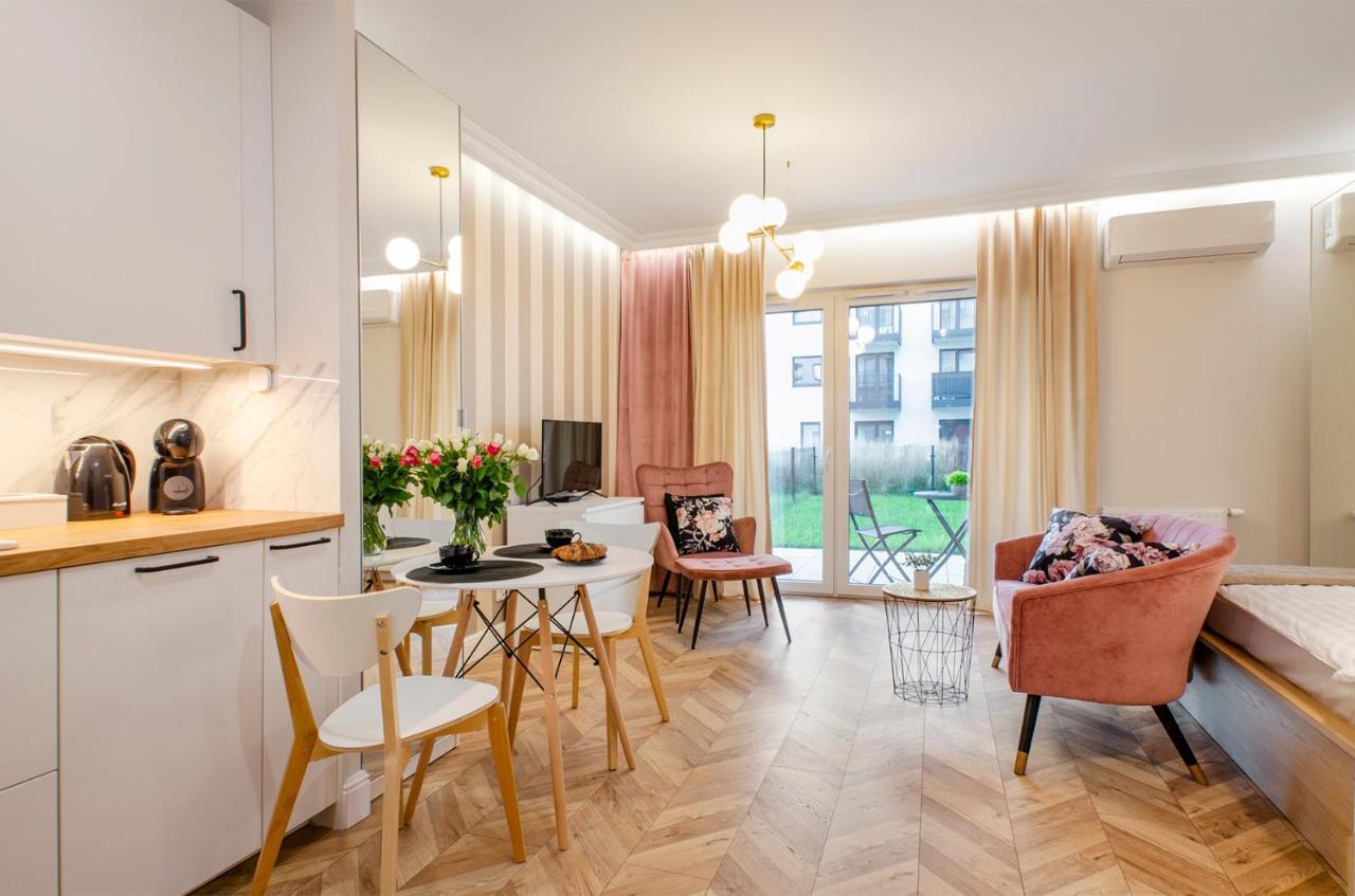 Sky Home- Rose -manufaktura, Bezplatny Parking, Klima, Dostep Na Kod Apartament *
